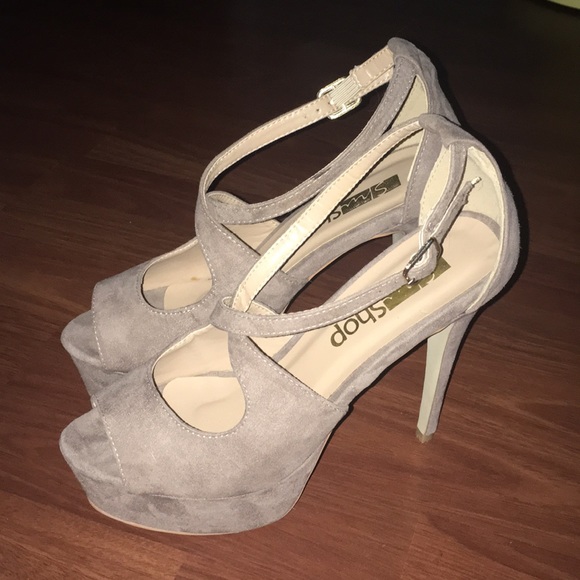 ShuShop Shoes - Brand new Blush cross strap heels